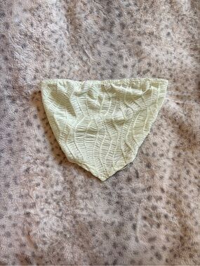 SHEIN Cream Textured Crop Top